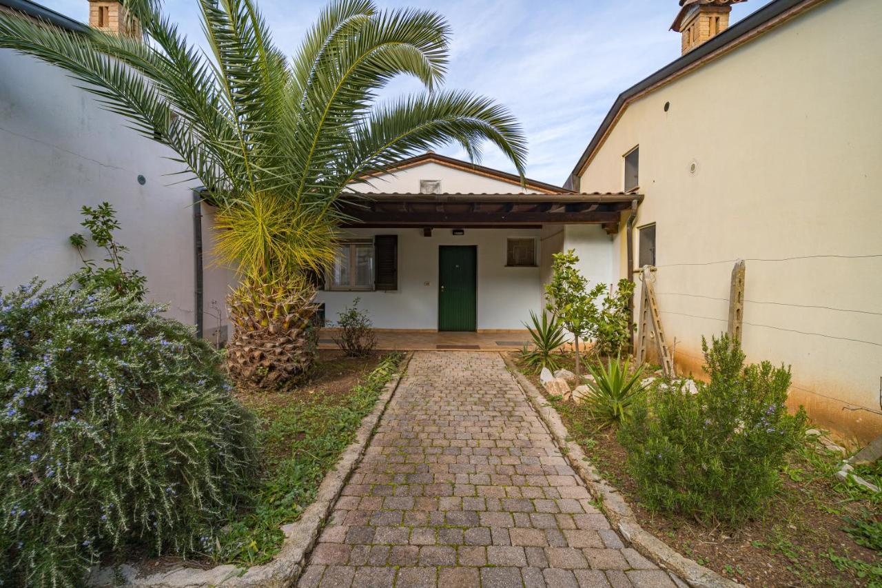 Apartment Nisportino *